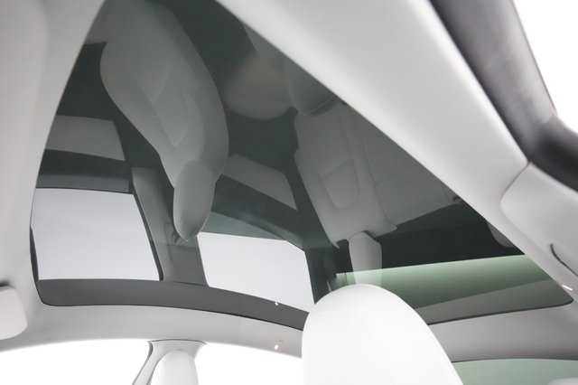 2021 Tesla Model Y — photo 18 of 25