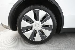2021 Tesla Model Y — photo 14 of 25