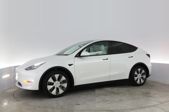 2021 Tesla Model Y — photo 10 of 25