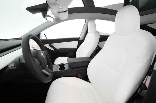 2021 Tesla Model Y — photo 15 of 25