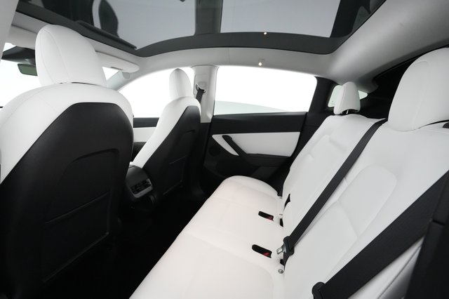 2021 Tesla Model Y — photo 16 of 25