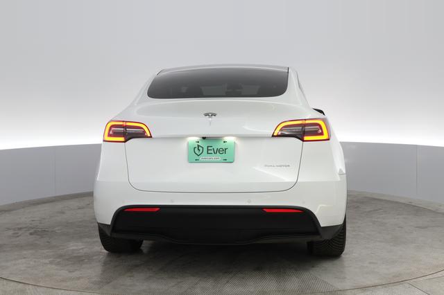 2021 Tesla Model Y — photo 8 of 25