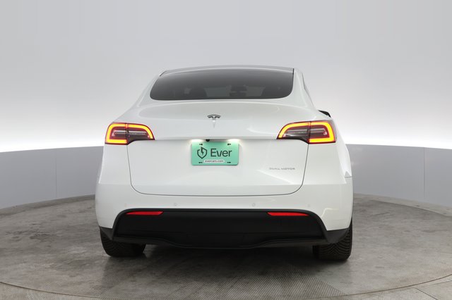 2021 Tesla Model Y — photo 8 of 25