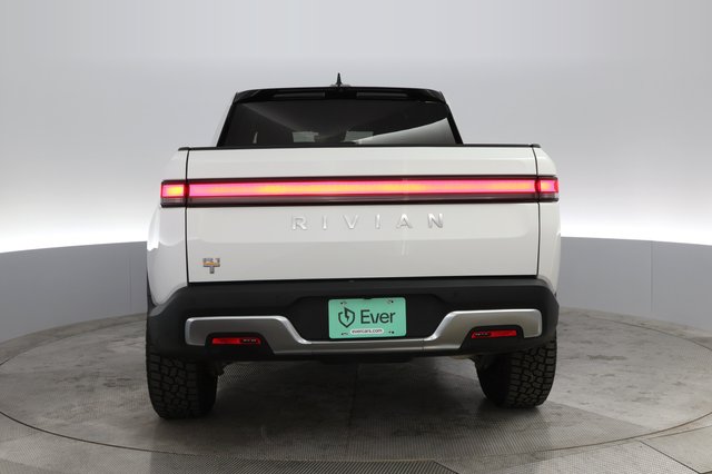 2022 Rivian R1T — photo 13 of 23