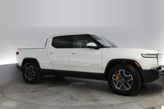 2022 Rivian R1T — photo 11 of 23