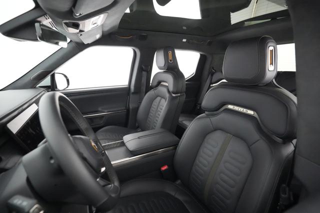 2022 Rivian R1T — photo 3 of 23