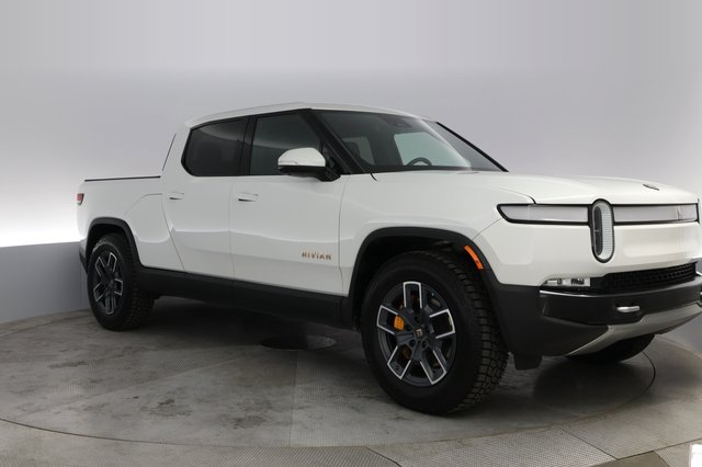 2022 Rivian R1T — photo 14 of 23
