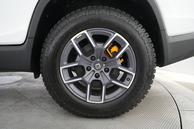 2022 Rivian R1T — photo 16 of 23