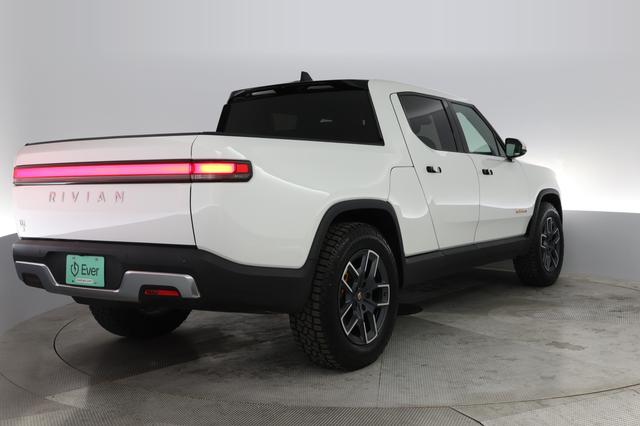 2022 Rivian R1T — photo 2 of 23