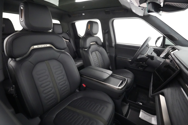 2022 Rivian R1T