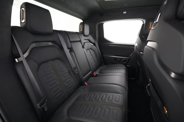 2022 Rivian R1T — photo 4 of 23
