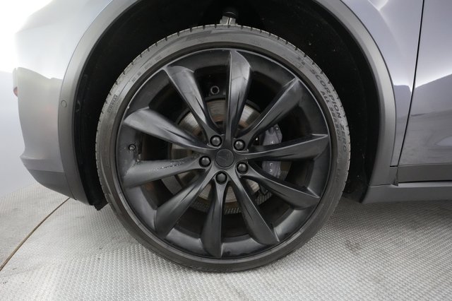 2020 Tesla Model X — photo 11 of 46
