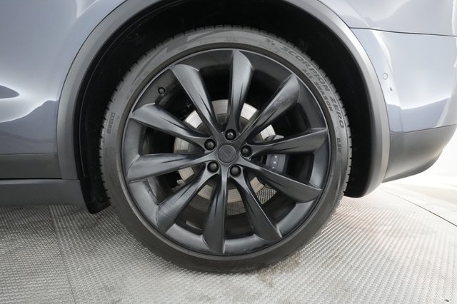 2020 Tesla Model X — photo 12 of 46