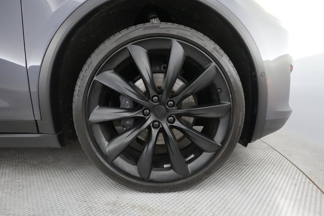 2020 Tesla Model X — photo 13 of 46