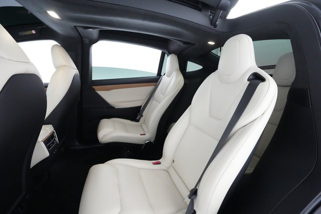 2020 Tesla Model X — photo 16 of 46