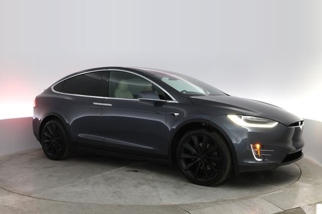 2020 Tesla Model X — photo 7 of 46