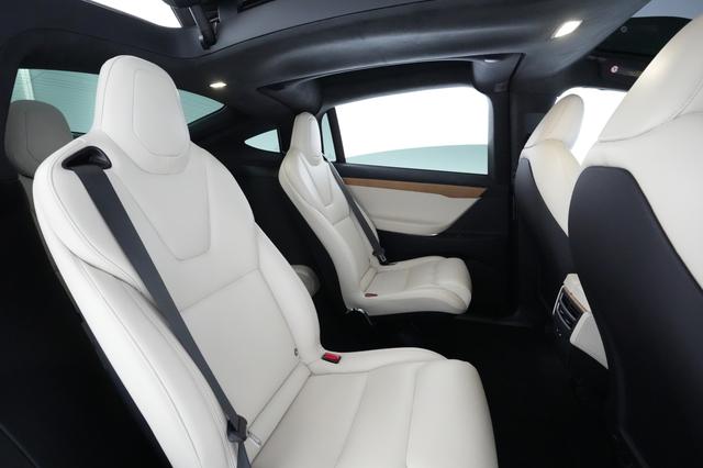 2020 Tesla Model X — photo 3 of 46
