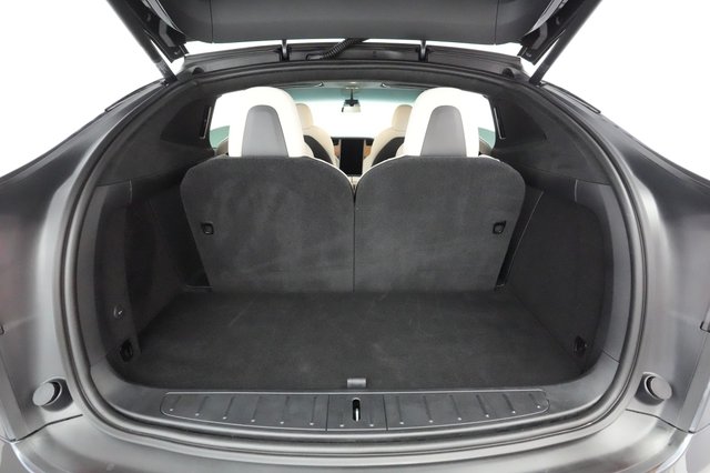 2020 Tesla Model X — photo 21 of 46