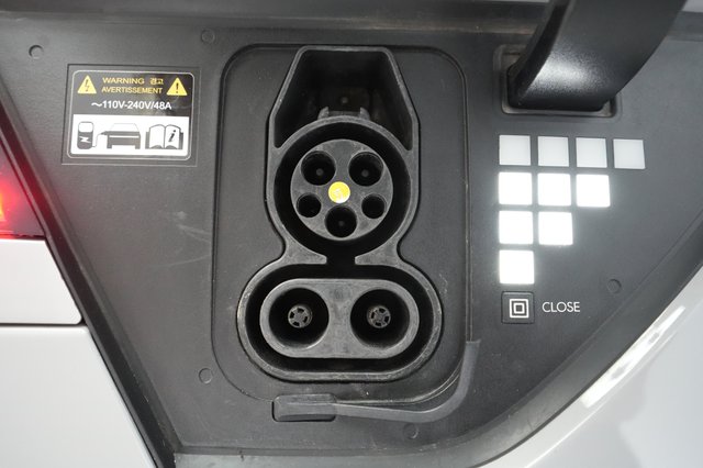 2023 Hyundai IONIQ 5 — photo 18 of 46
