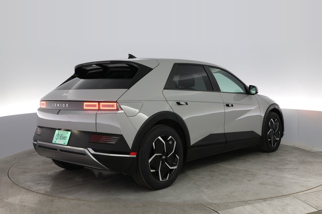 2023 Hyundai IONIQ 5 — photo 2 of 46