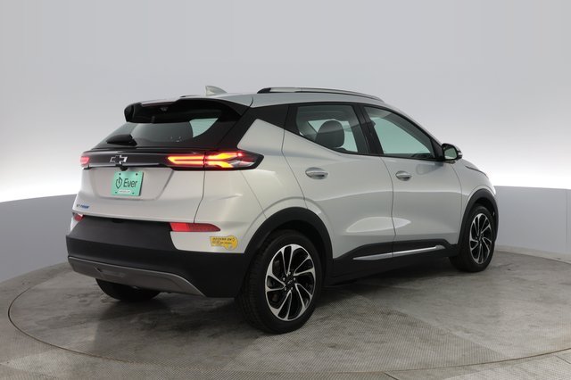 2022 Chevrolet Bolt EUV — photo 2 of 21