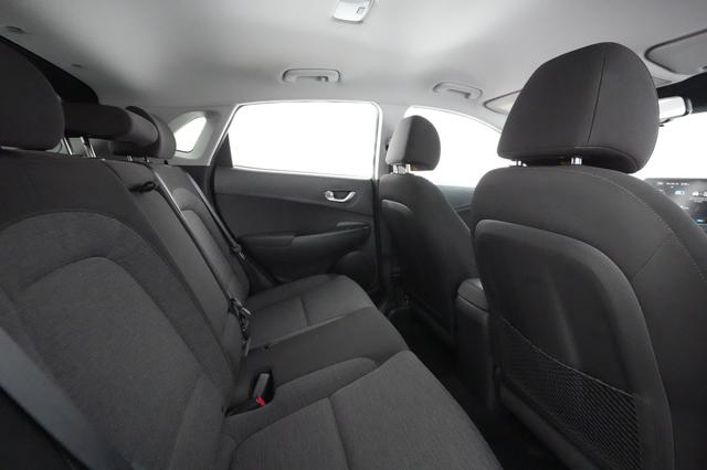 2022 Hyundai Kona — photo 3 of 28