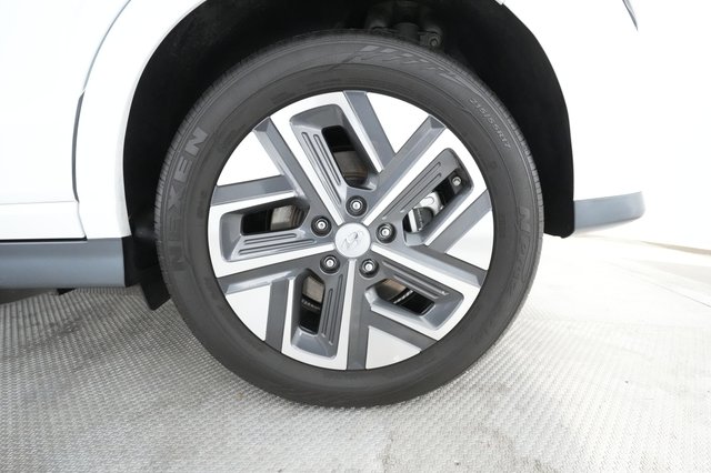 2022 Hyundai Kona — photo 12 of 28