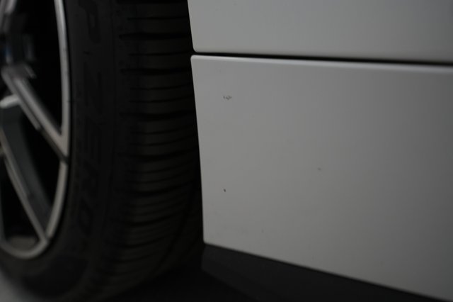 2022 BMW i4 — photo 25 of 61