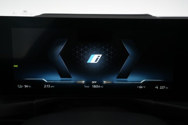 2022 BMW i4 — photo 4 of 61