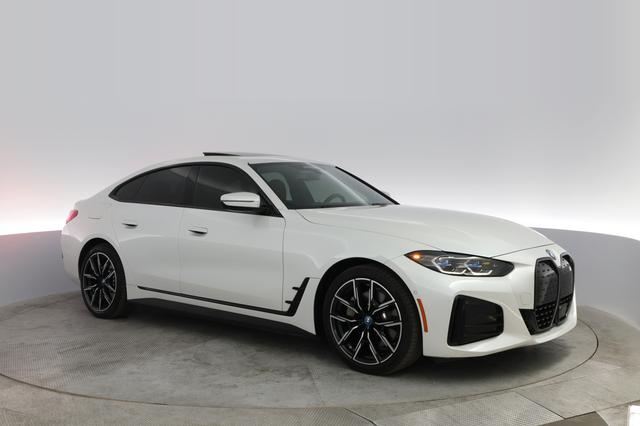2022 BMW i4 — photo 7 of 61