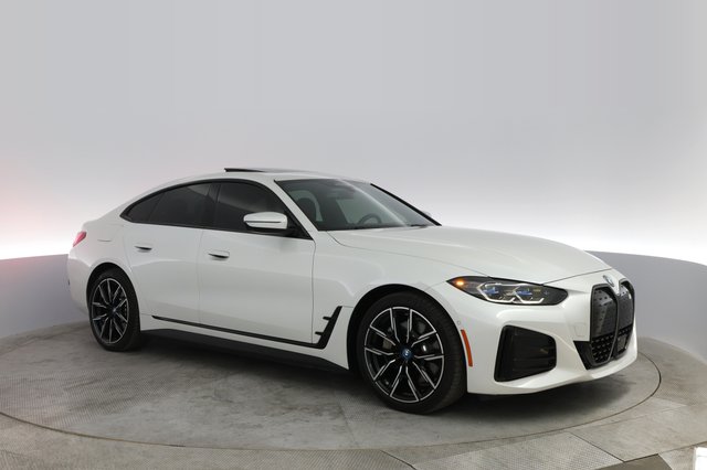 2022 BMW i4 — photo 7 of 61