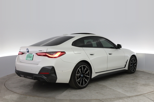 2022 BMW i4