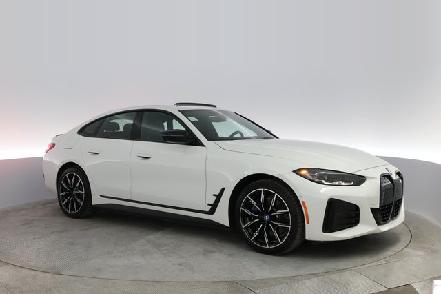2024 BMW i4 — photo 11 of 24