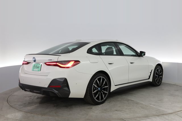 2024 BMW i4 — photo 3 of 24