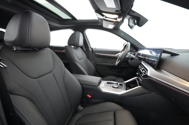 2024 BMW i4 — photo 18 of 24