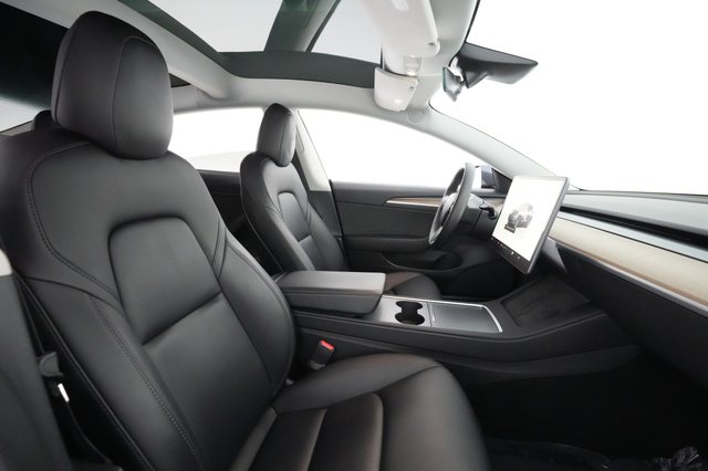 2022 Tesla Model 3 — photo 17 of 55