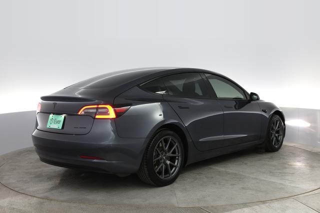 2022 Tesla Model 3 — photo 2 of 55