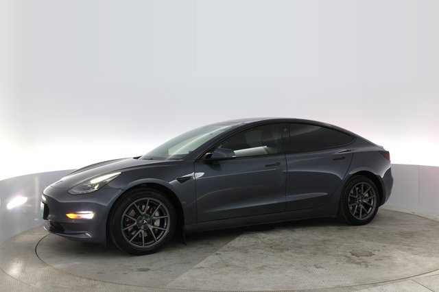 2022 Tesla Model 3 — photo 10 of 55