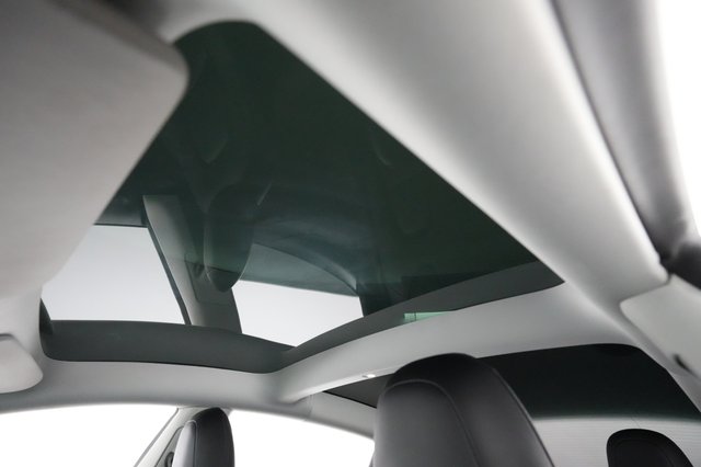 2022 Tesla Model 3 — photo 18 of 55