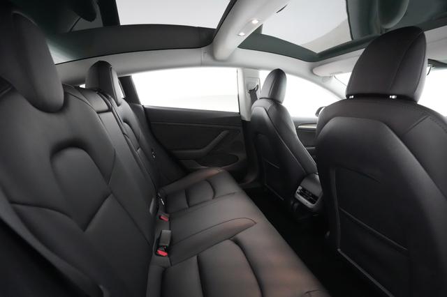 2022 Tesla Model 3 — photo 3 of 55