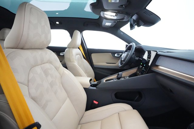 2022 Polestar 2 — photo 17 of 34
