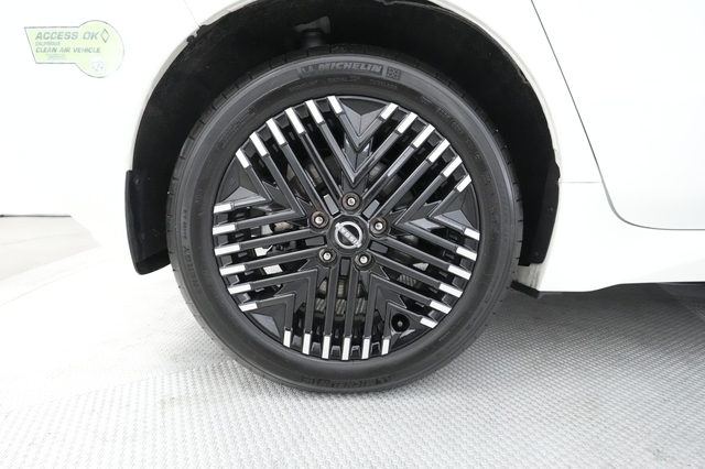 2024 Nissan LEAF