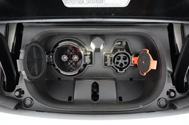2024 Nissan LEAF — photo 18 of 22