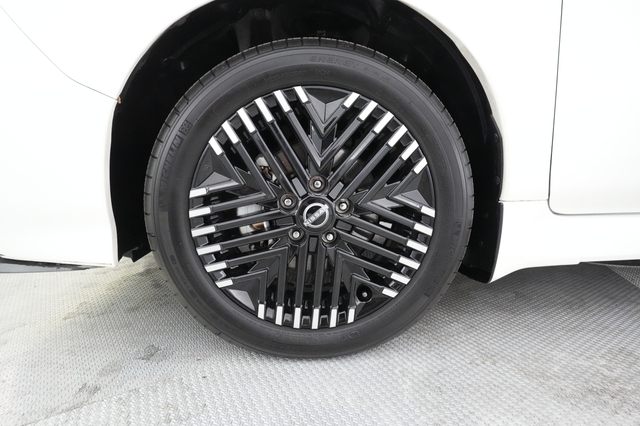 2024 Nissan LEAF