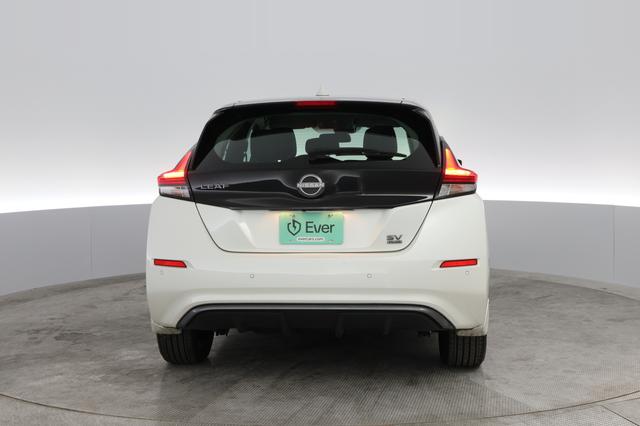 2024 Nissan LEAF — photo 8 of 22
