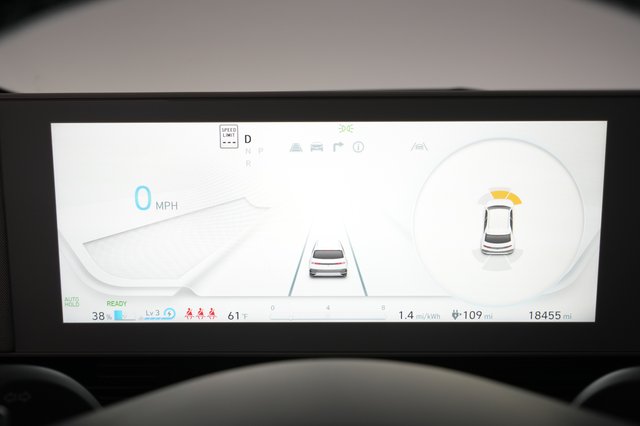 2023 Hyundai IONIQ 5 — photo 4 of 31