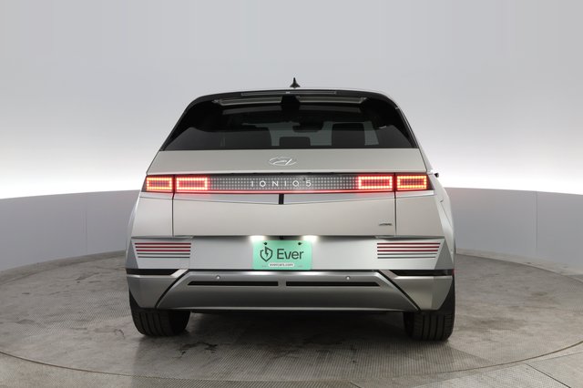2023 Hyundai IONIQ 5 — photo 8 of 31