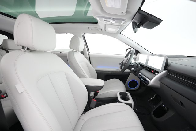 2023 Hyundai IONIQ 5 — photo 17 of 31