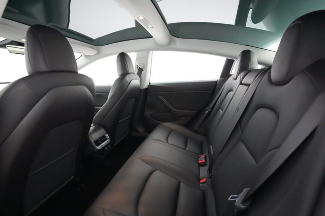 2019 Tesla Model 3 — photo 16 of 28