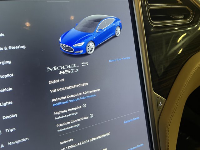 2015 Tesla Model S — photo 5 of 22